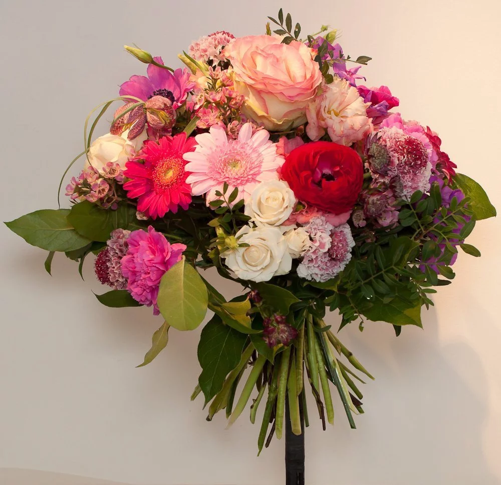 Bouquet Rond Rose Soutenue - Vins Rouges Harmonieux pour Chaque Occasion Bouquet Rond Rose Soutenue - Vins Rouges Harmonieux pour Chaque Occasion