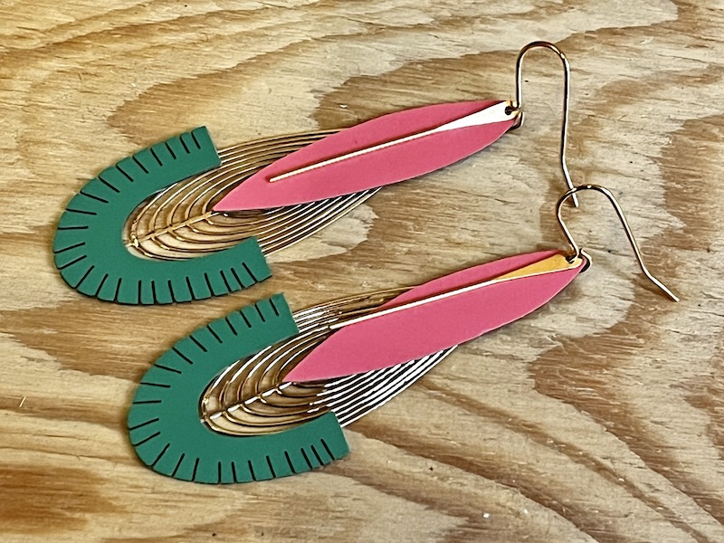 Boucles Longues en Formica – Rose Bouchon - Vins Rouges Harmonieux pour Chaque Occasion Boucles Longues en Formica – Rose Bouchon - Vins Rouges Harmonieux pour Chaque Occasion