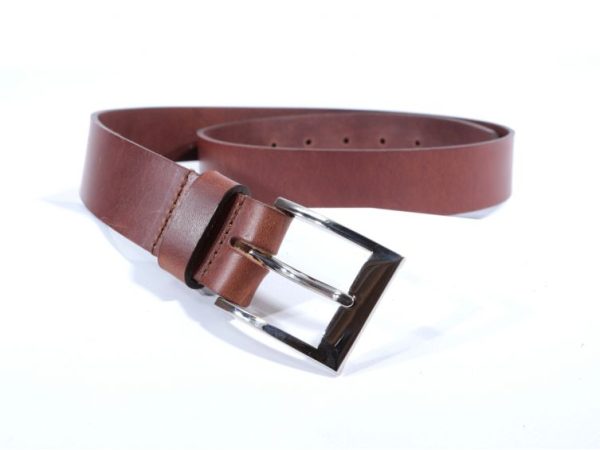 Ceinture cuir marron cannelle, boucle élégante acier poli 4041 Choisir - Vins Rouges Harmonieux pour Chaque Occasion