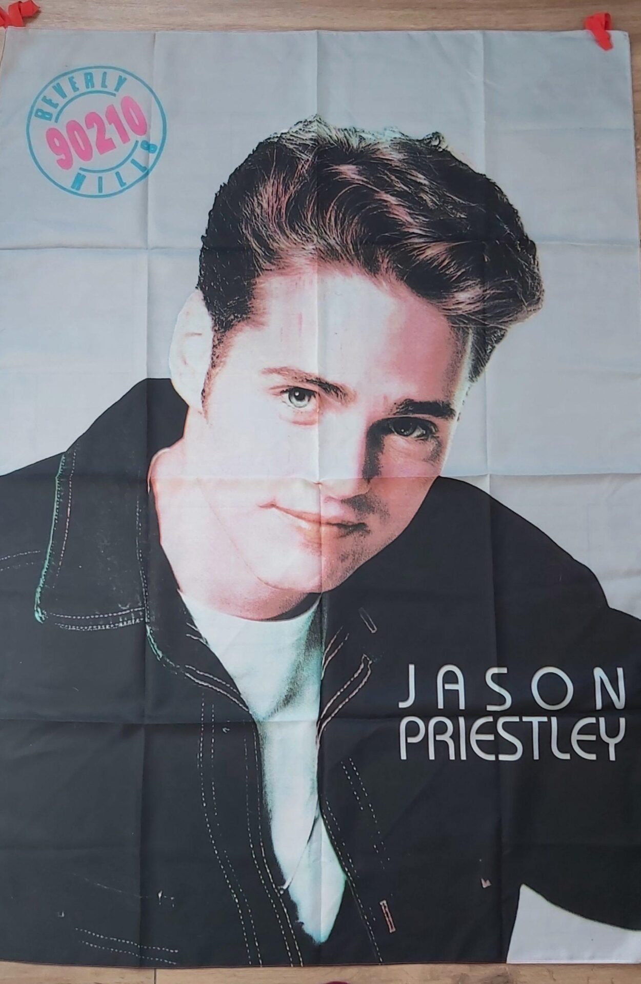 Beverly Hills Drapeau Jason Priestley - Vins Rouges Harmonieux pour Chaque Occasion Beverly Hills Drapeau Jason Priestley - Vins Rouges Harmonieux pour Chaque Occasion