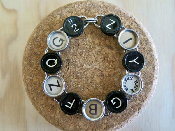 Bracelet N° 5  » Regardez votre Clavier » - Vins Rouges Harmonieux pour Chaque Occasion