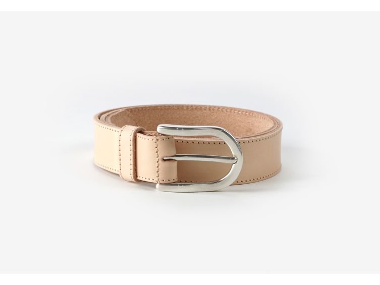 Ceinture cuir nude, boucle fer à cheval – 8029 Choisir - Vins Rouges Harmonieux pour Chaque Occasion Ceinture cuir nude, boucle fer à cheval – 8029 Choisir - Vins Rouges Harmonieux pour Chaque Occasion