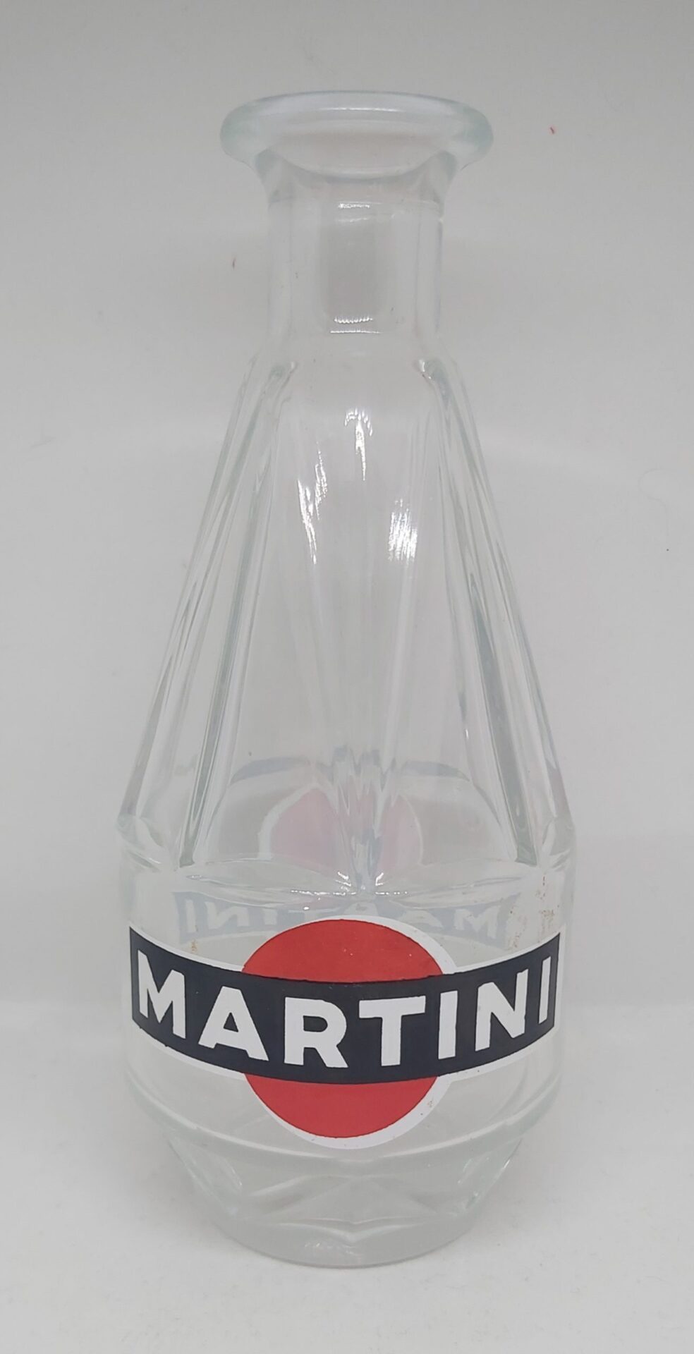 Carafon publicitaire MARTINI - Vins Rouges Harmonieux pour Chaque Occasion Carafon publicitaire MARTINI - Vins Rouges Harmonieux pour Chaque Occasion