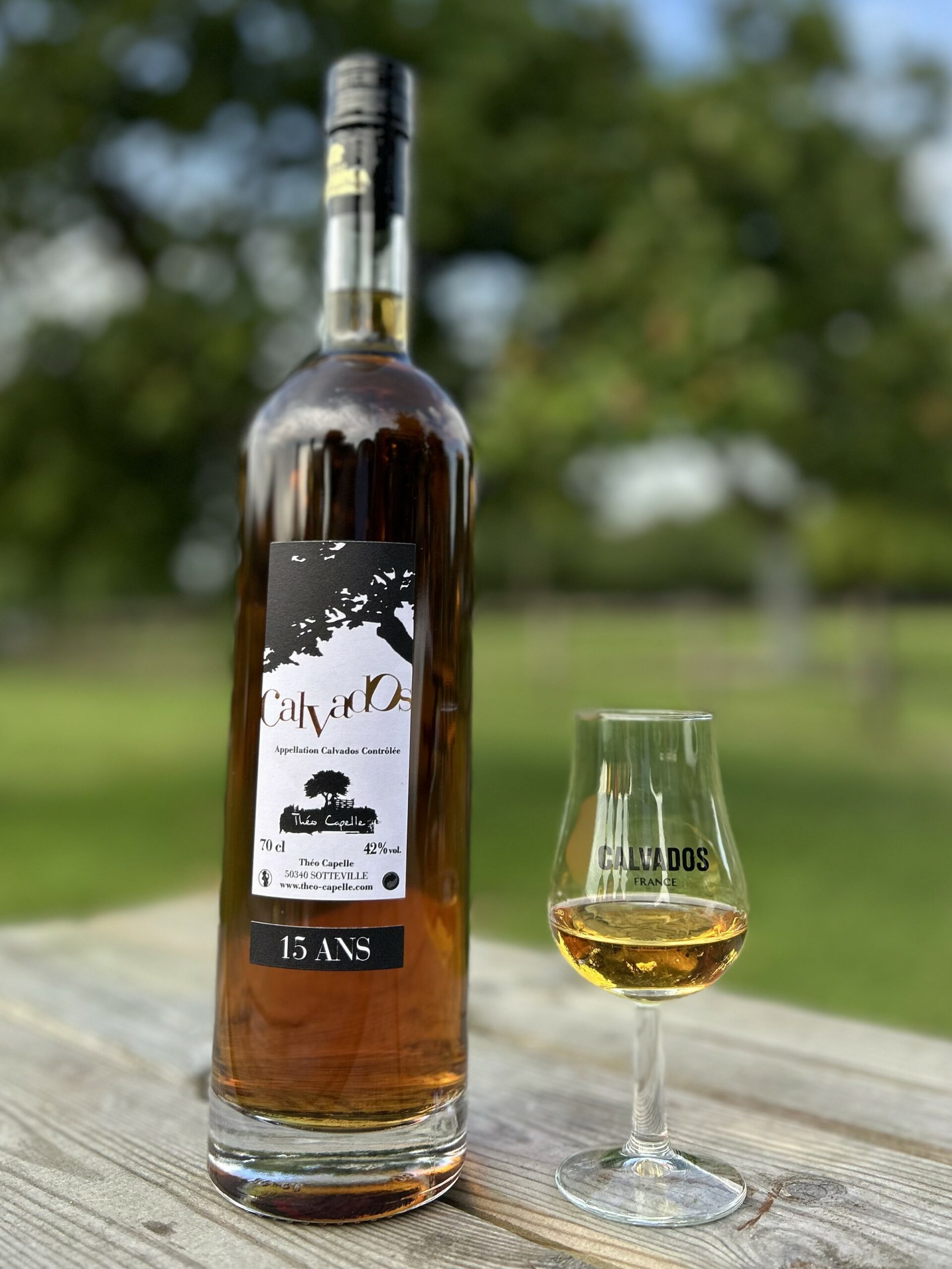 Calvados AOC 15 ans 70 cl - Vins Rouges Harmonieux pour Chaque Occasion Calvados AOC 15 ans 70 cl - Vins Rouges Harmonieux pour Chaque Occasion