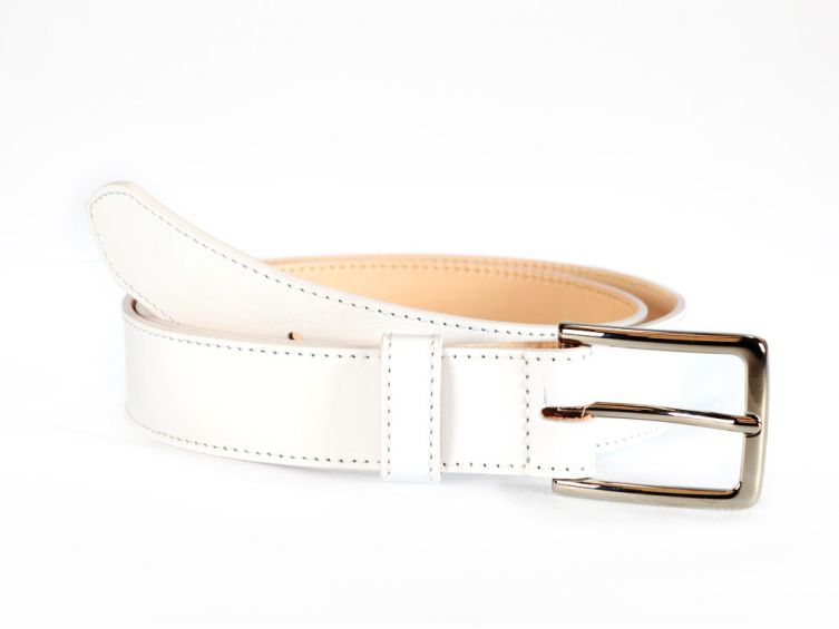 Ceinture doublée cuir blanc, boucle élégante acier poli 5037 Choisir - Vins Rouges Harmonieux pour Chaque Occasion Ceinture doublée cuir blanc, boucle élégante acier poli 5037 Choisir - Vins Rouges Harmonieux pour Chaque Occasion