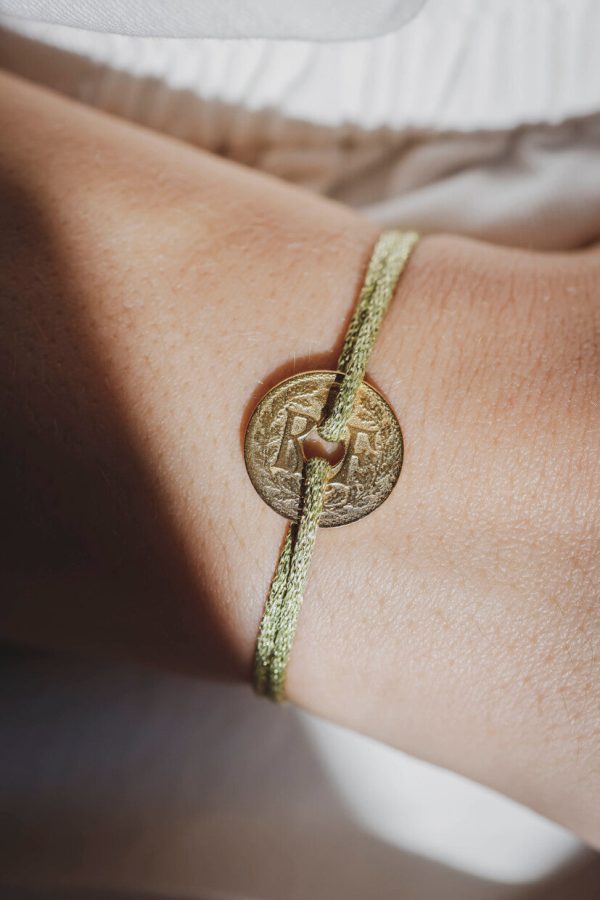 Bracelet – Le Petit Louvre irisé - Vins Rouges Harmonieux pour Chaque Occasion