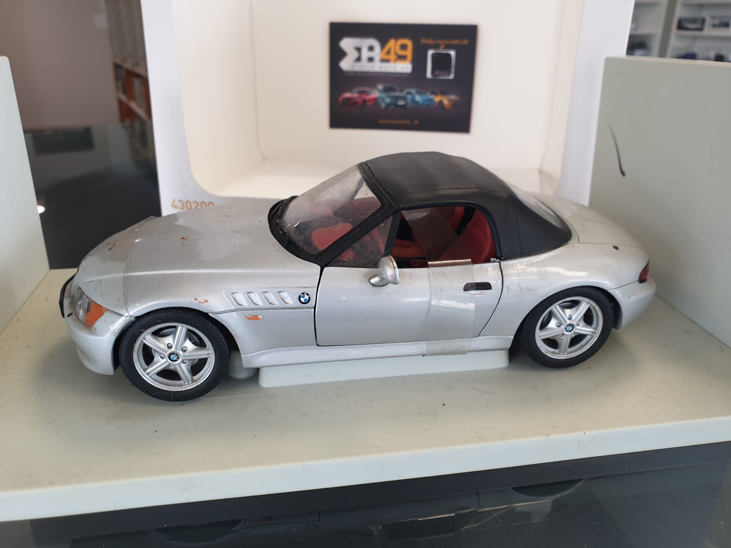 BMW Z3 Roadster - Vins Rouges Harmonieux pour Chaque Occasion BMW Z3 Roadster - Vins Rouges Harmonieux pour Chaque Occasion