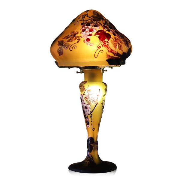 Art nouveau glass lamp n°14 - Vins Rouges Harmonieux pour Chaque Occasion