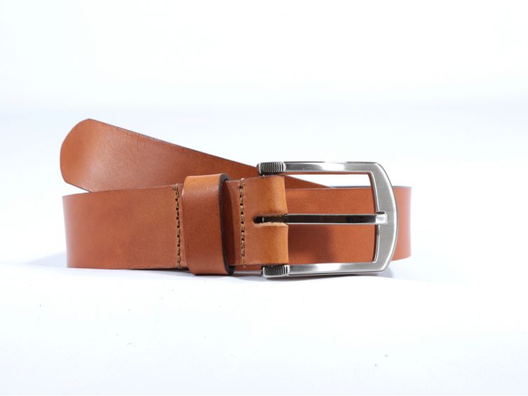 Ceinture cuir marron Gold, boucle moderne acier gris satiné 4031 Choisir - Vins Rouges Harmonieux pour Chaque Occasion Ceinture cuir marron Gold, boucle moderne acier gris satiné 4031 Choisir - Vins Rouges Harmonieux pour Chaque Occasion