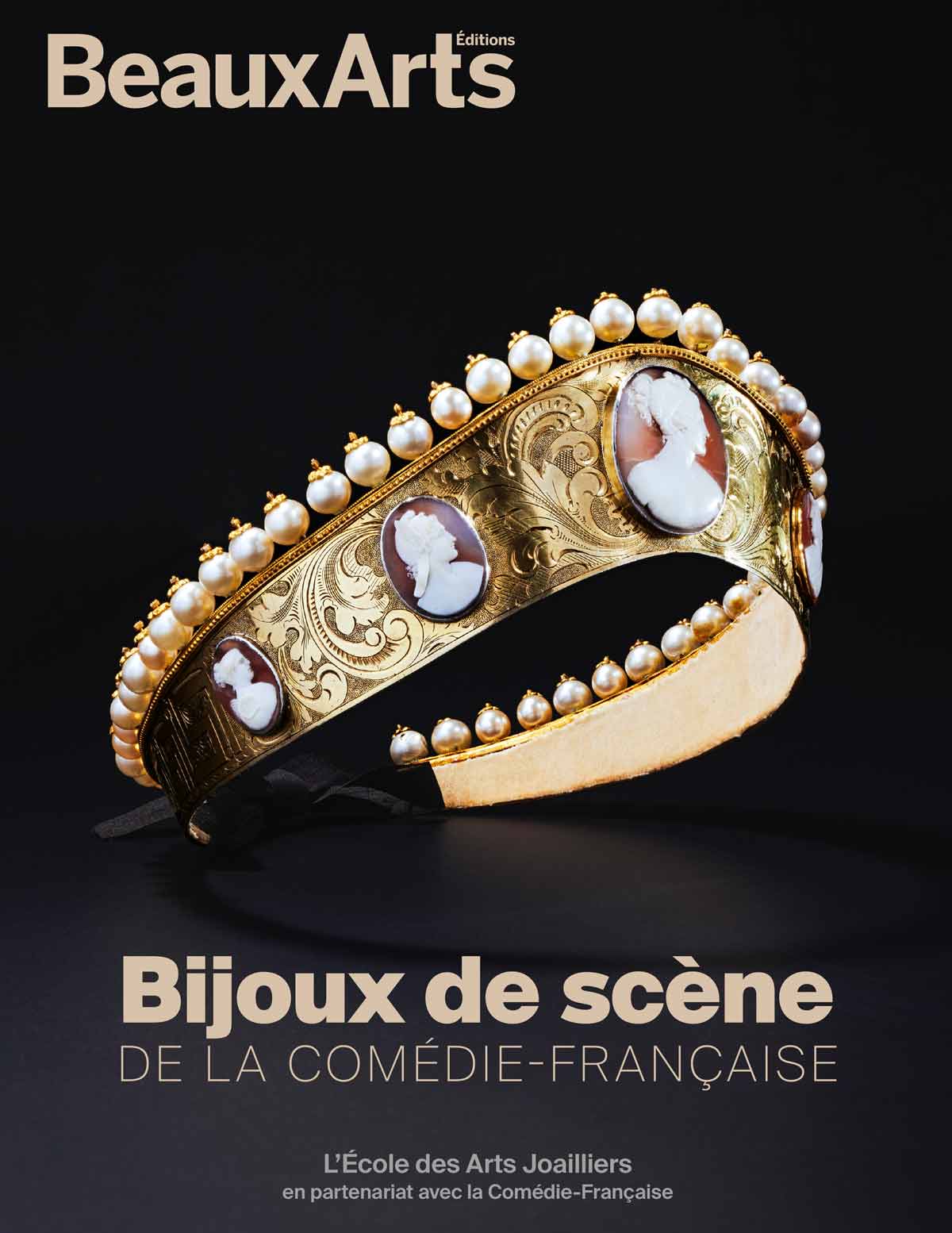 Bijoux de scène de la Comédie-Française - Vins Rouges Harmonieux pour Chaque Occasion Bijoux de scène de la Comédie-Française - Vins Rouges Harmonieux pour Chaque Occasion