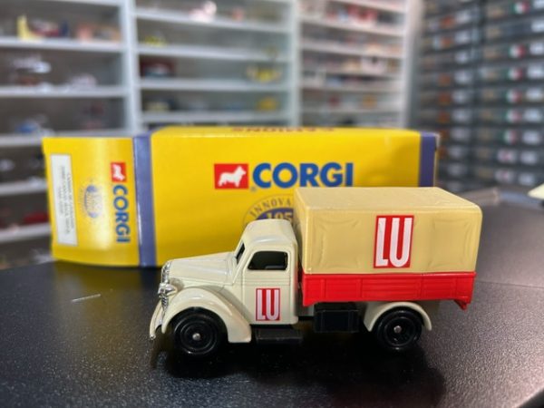 Camion Ford Canvas – Back Truck vers 1939 1/55 - Vins Rouges Harmonieux pour Chaque Occasion